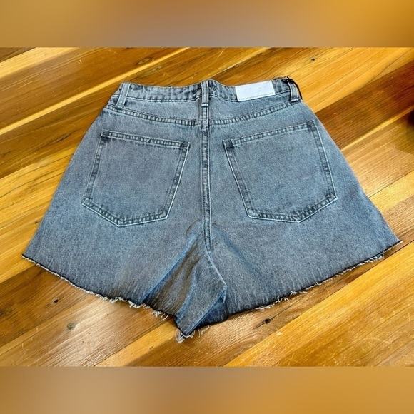 NWT WeWoreWhat Denim The Boyfriend Short, Side Slits, Raw Hem in Washed Grey, 24 - Picture 7 of 16